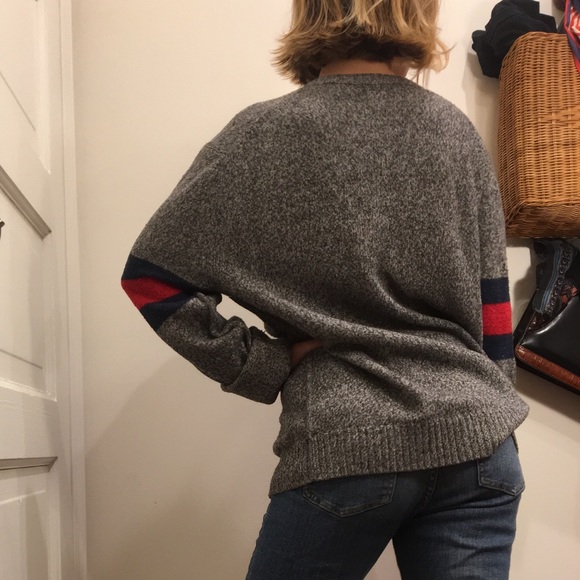 Oversized grey v neck sweater - Picture 3 of 3